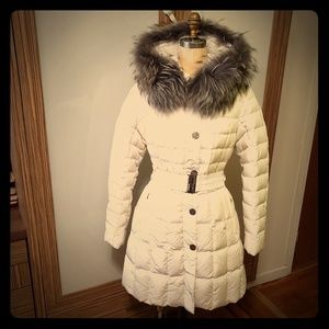 Winter white knee puffer with fox fur size L, 6